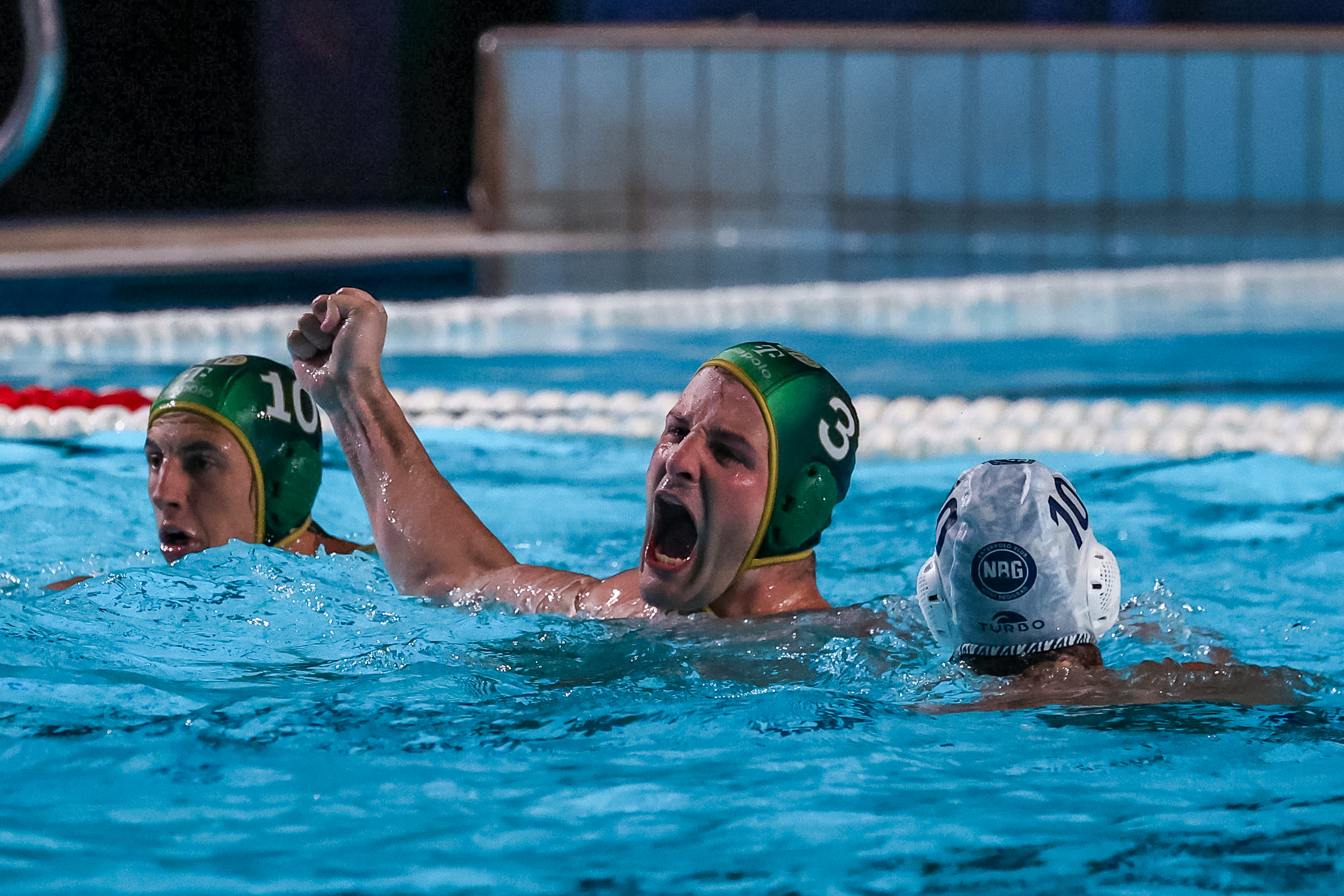 A Bajnokok Lig&aacute;ja n&eacute;gyes d&ouml;ntő leg&eacute;rt&eacute;kesebb j&aacute;t&eacute;kos&aacute;nak v&aacute;lasztott&aacute;k a Fradi klasszis&aacute;t