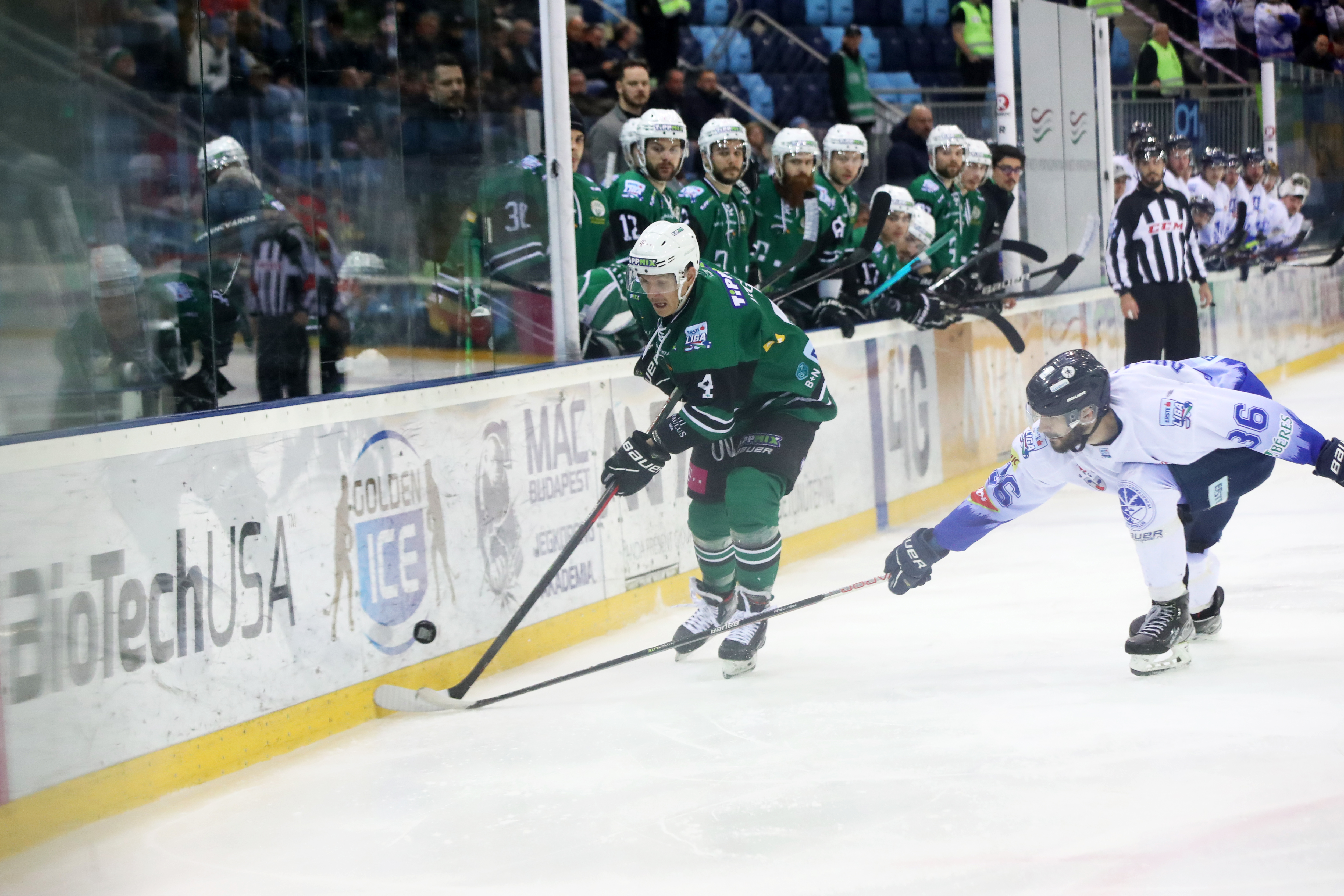 Az első harmadtól kezdve hatalmasat küzdöttek a felek.