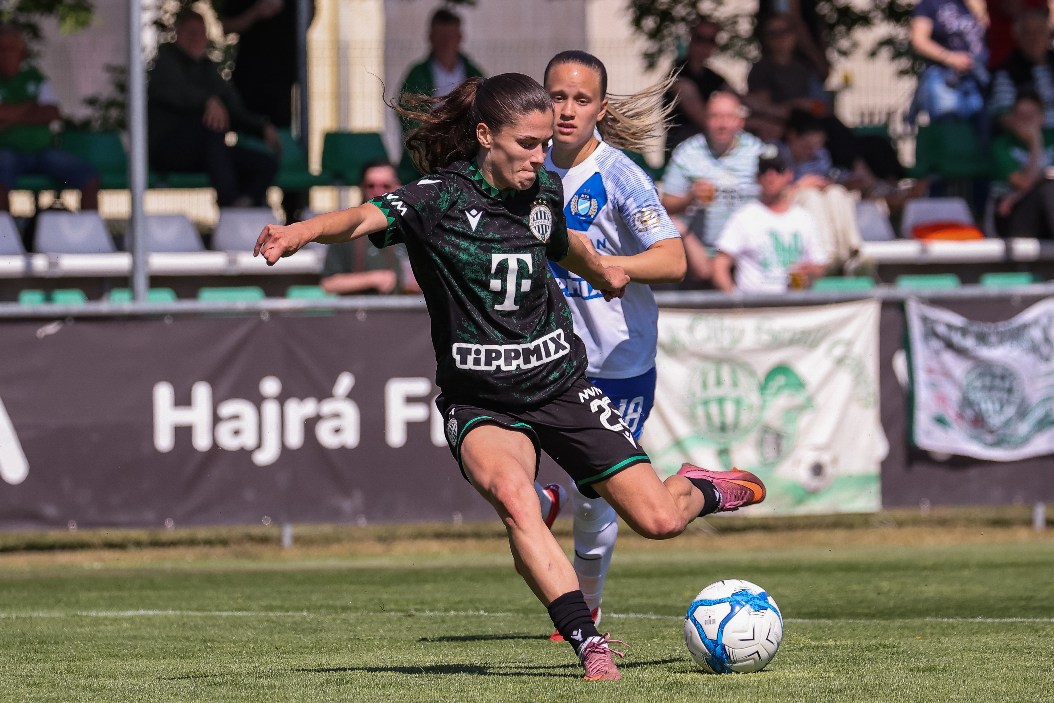 Nagy Vikt&oacute;ria egy MTK elleni bajnokin 2026 tavasz&aacute;n