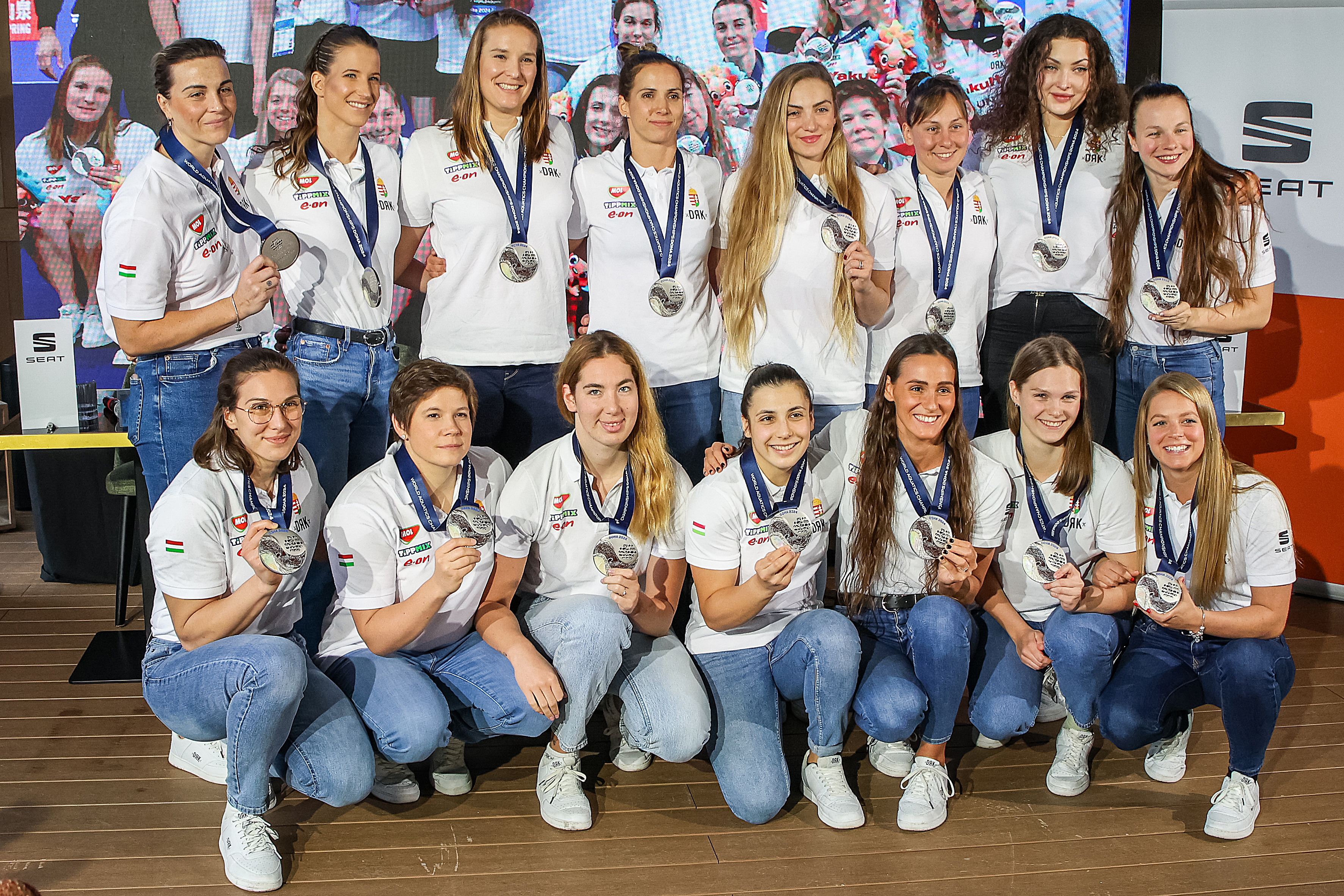 A vb-ez&uuml;st&eacute;rmes női v&iacute;zilabda-v&aacute;logatott