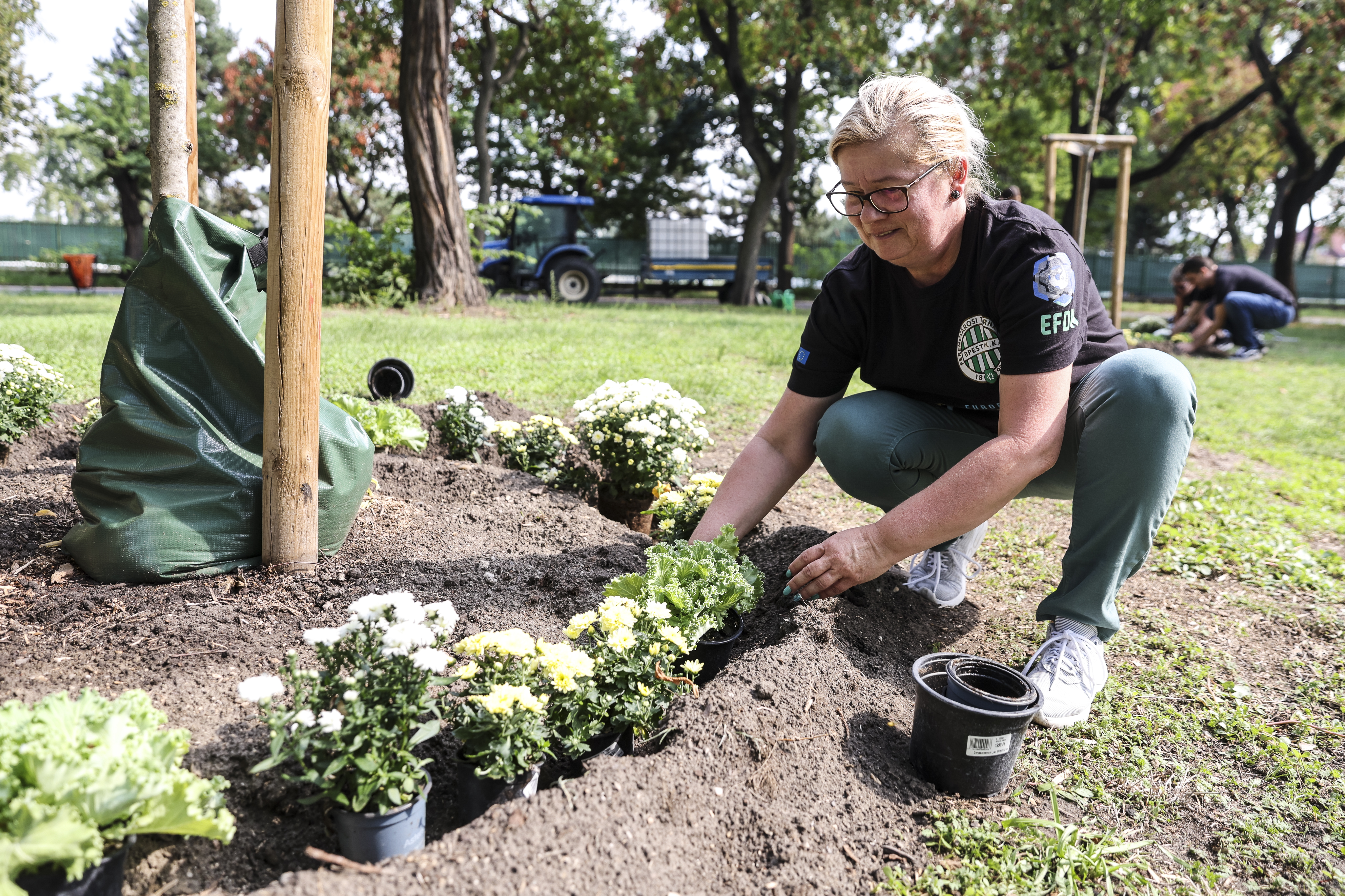 A sétafoci csapatunk tagjai is besegítettek a Népliget megszépítésébe