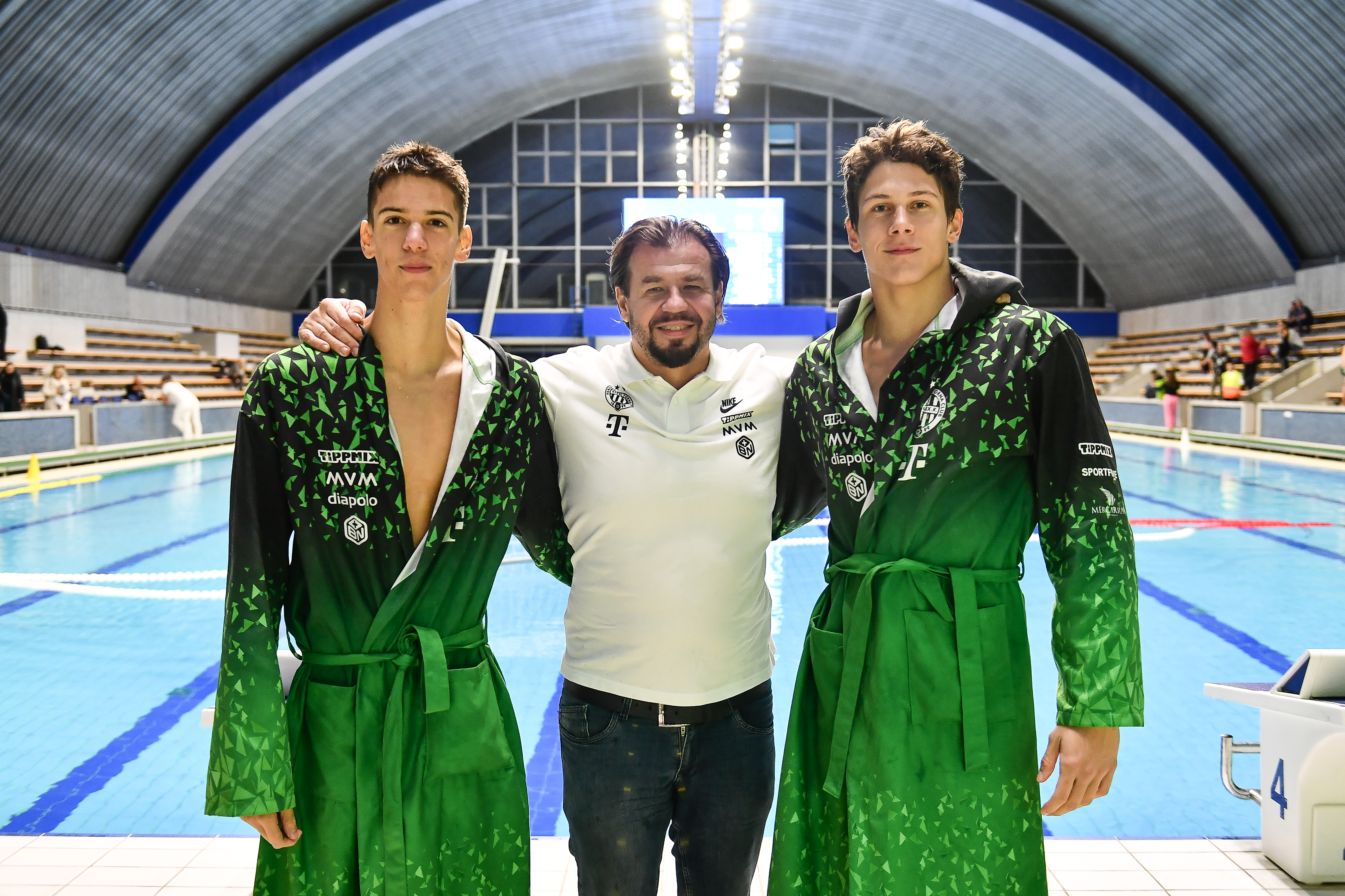 Ny&eacute;ki Bal&aacute;zs &eacute;s ketten a serd&uuml;lőcsapatb&oacute;l, akik bemutatkoztak az OB I-ben. Zeman M&aacute;rton &eacute;s Lugosi Csongor