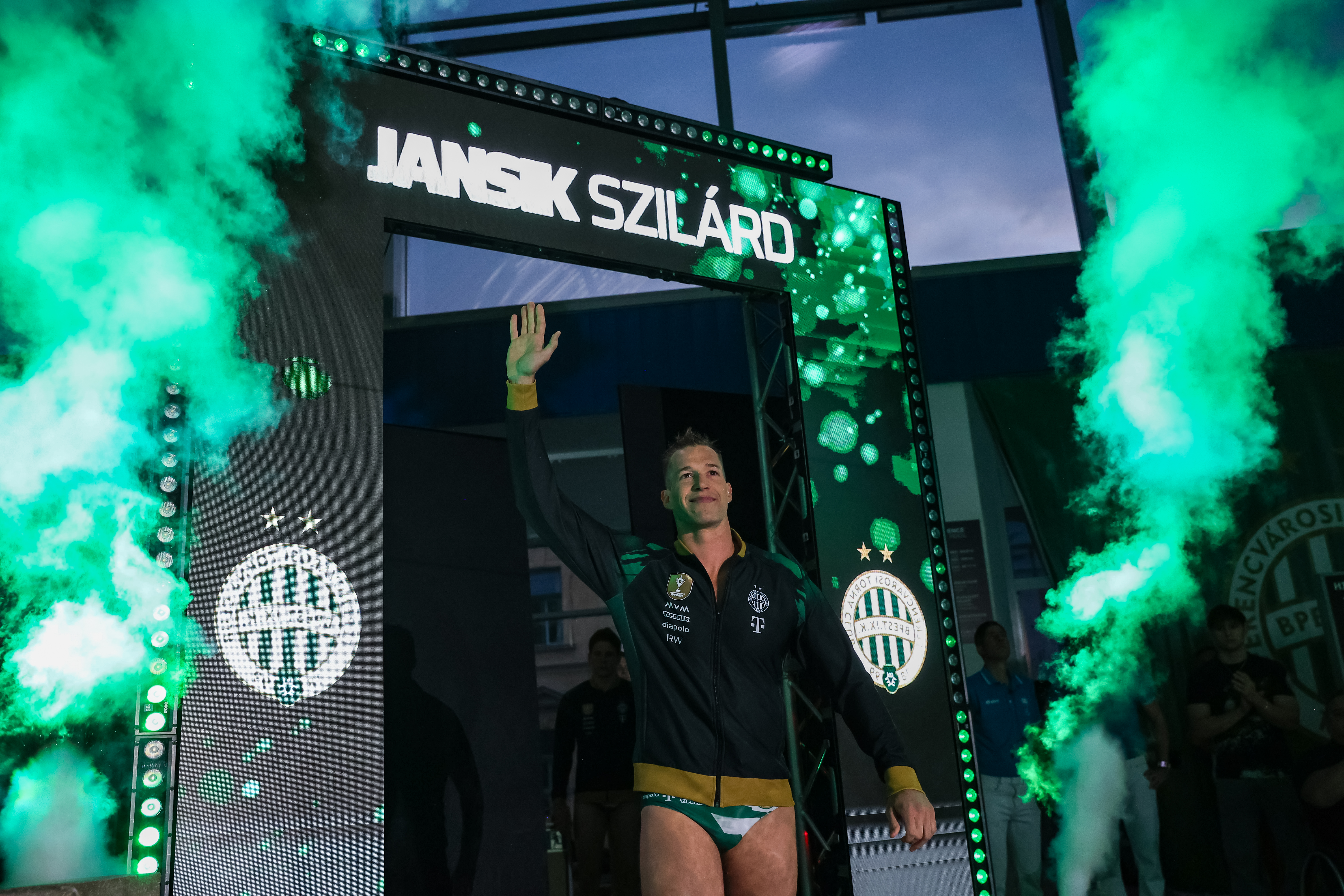 Telt ház előtt és fantasztikus hangulatban küzdhetnek a Fradi-sikeréért Jansik Szilárdék a Komjádiban